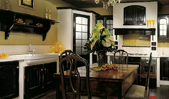 整體櫥柜是木工打造好還是定制好？