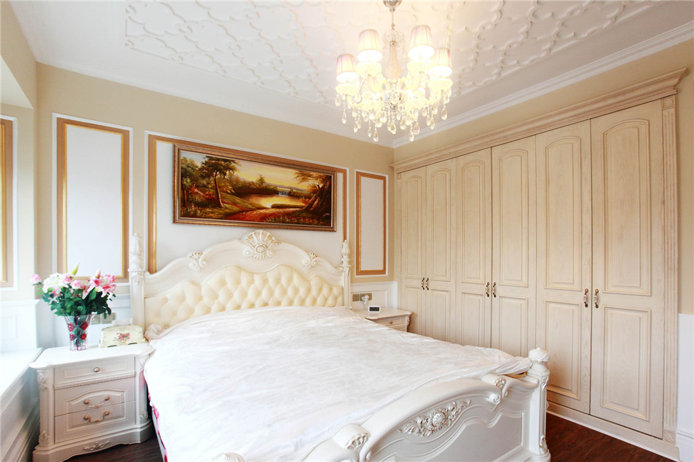 入墻式定制衣柜有哪些優(yōu)缺點？(圖1)